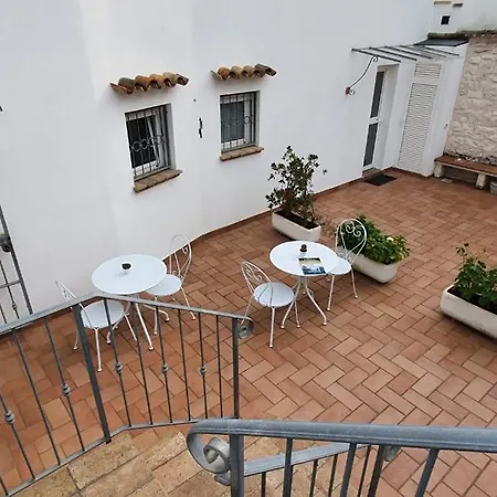 Capo Le Vigne Bed and Breakfast 3*