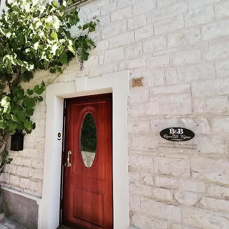 Capo Le Vigne Bed and Breakfast 3*